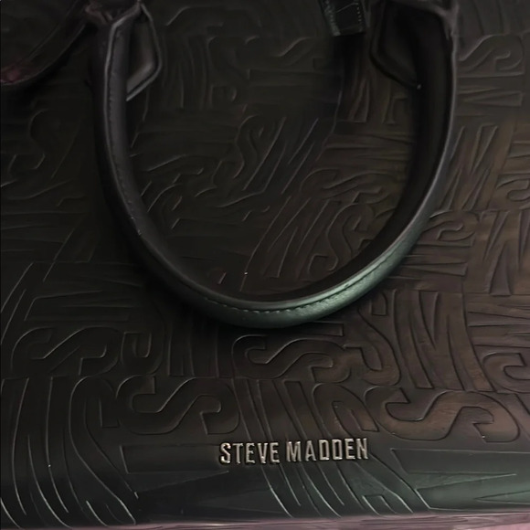 NWOT Sleek Black Briefcase with Textured Design and Gold Hardware - Picture 5 of 10